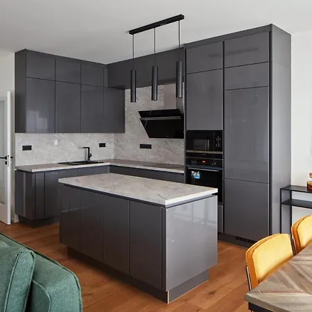 Prague Days - Designer Apts - Garage - Terrace - Easy City Access Exterior photo