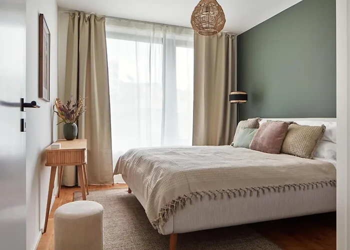 Prague Days - Designer Apts - Garage - Terrace - Easy City Access