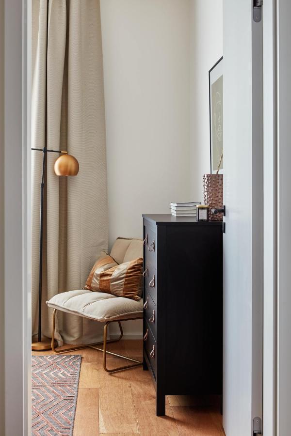Days - Designer Apts - Garage - Terrace - Easy Access Apartmán *
