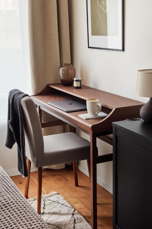 Days - Designer Apts - Garage - Terrace - Easy Access Prague